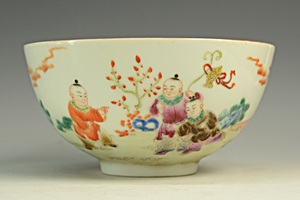 中国 粉彩手唐子茶碗 大清乾隆年製
